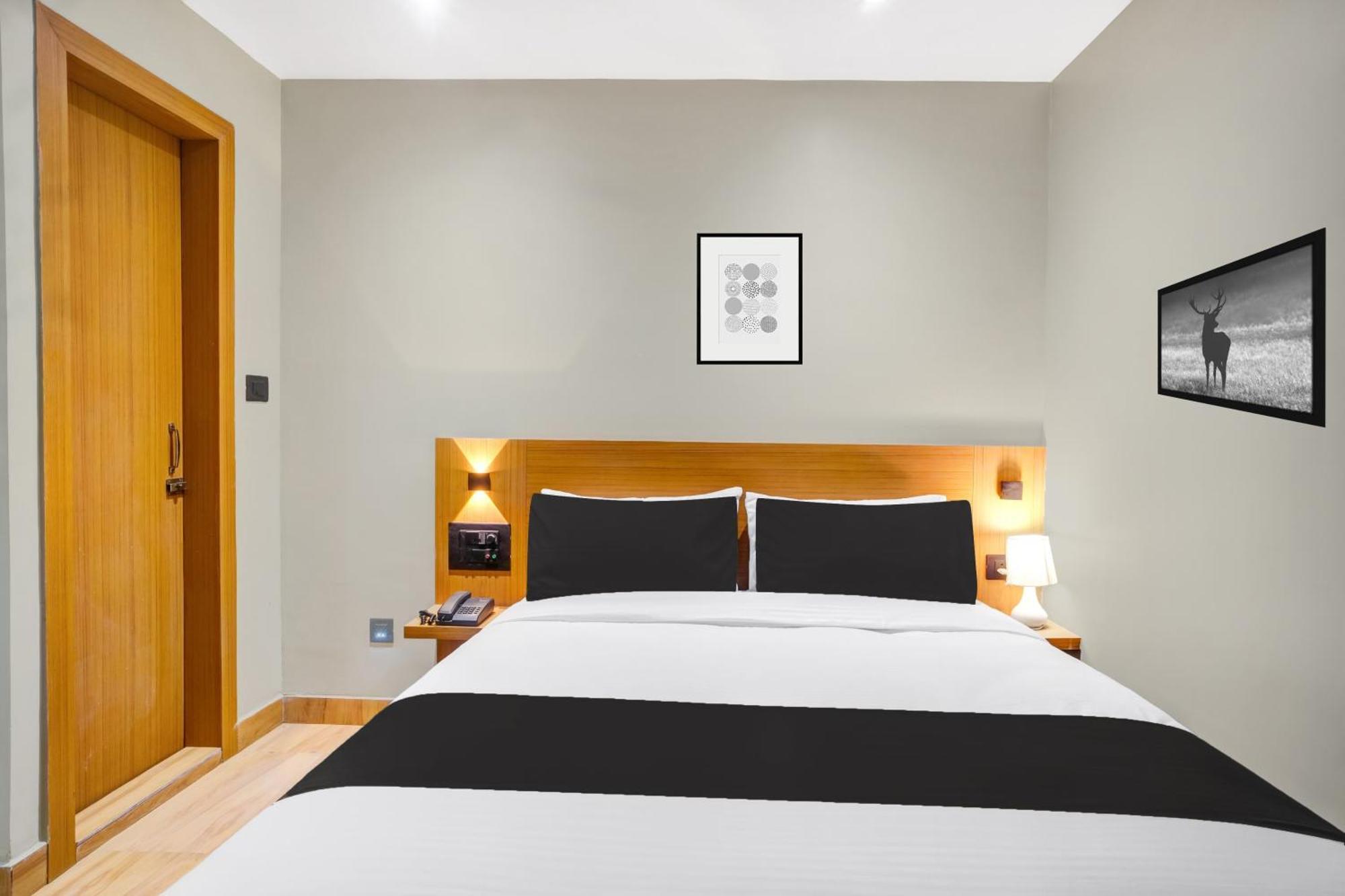 Townhouse Oak Sarusajai Stadium Dispur Extérieur photo